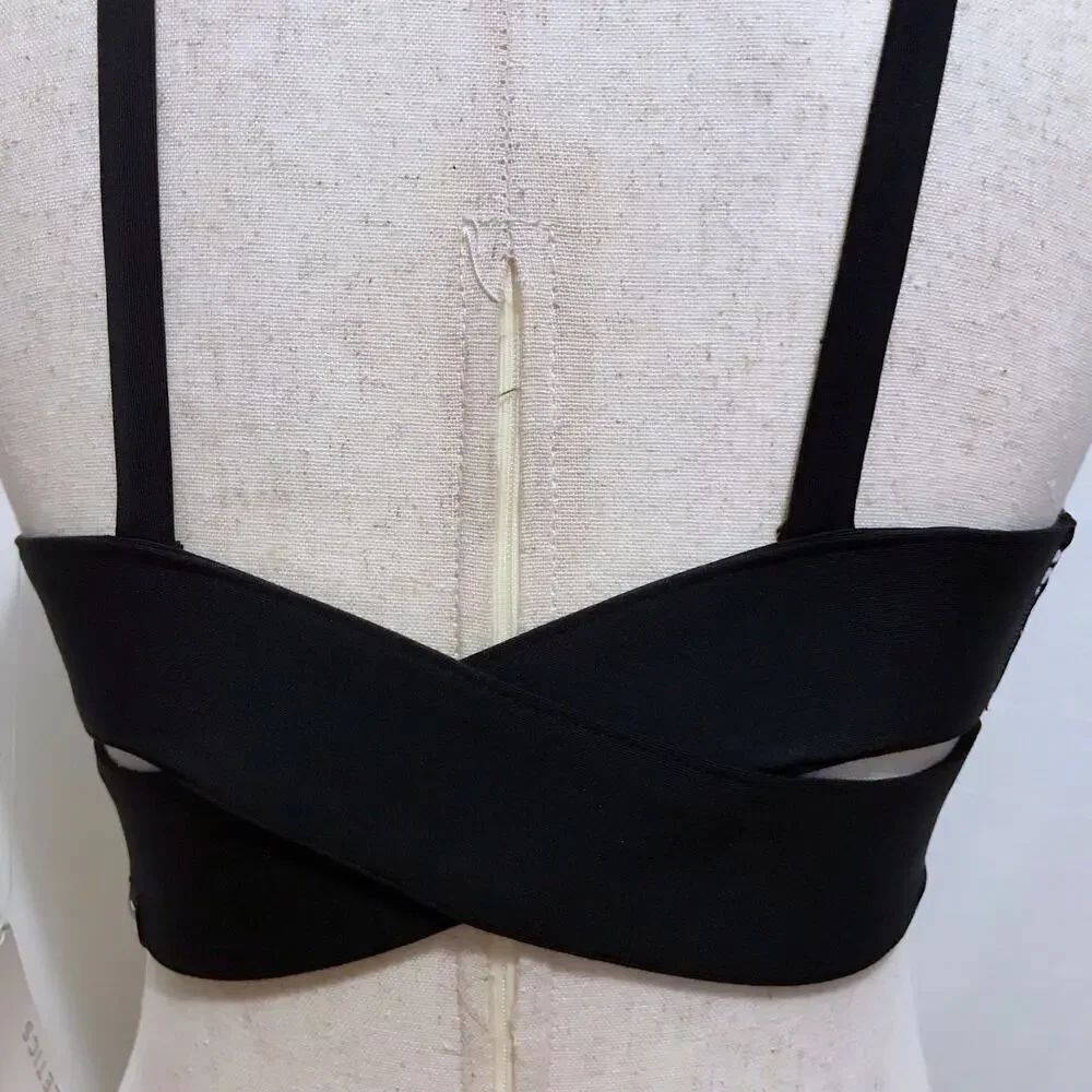 Fabletics NWT Black and White Sports Bra Women XS (4)